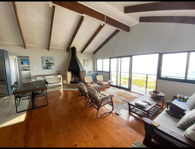 3 BEDROOM HOUSE TO LET IN OUTENIQUA STRAND